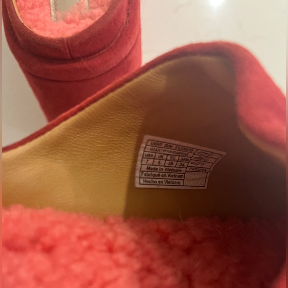 Gently Used UGG X Molly Goddard platform size 7 UGGS. Runway Style. RARE! - Picture 7 of 8
